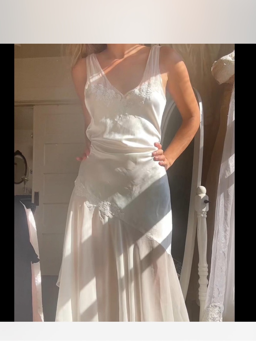 Vintage Oscar de la renta Elegant White Lace-Trim Slip Dress
